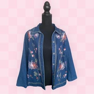 🪩3/$30 VTG Denim Embroidered Jacket